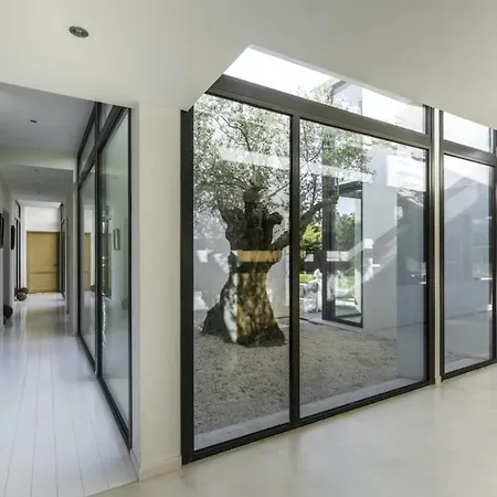 Tripez 5 Bedrooms With Pool