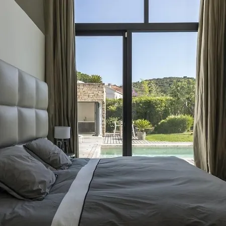Tripez 5 Bedrooms With Pool 度假居 圣特罗佩